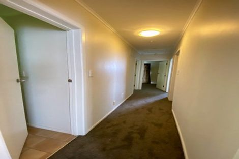 Photo of property in 229 Wairau Road, Totara Vale, Auckland, 0627