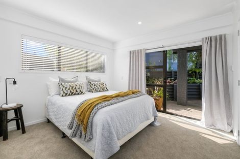 Photo of property in 19 Zita Avenue, Matakatia, Whangaparaoa, 0930