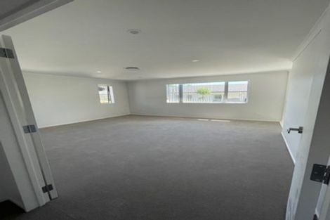Photo of property in 30 Sorrel Crescent, Bucklands Beach, Auckland, 2012