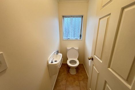 Photo of property in 8 Rosebay Rise, Henderson, Auckland, 0610