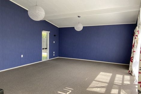 Photo of property in 16 Hilton Grove, Kelvin Grove, Palmerston North, 4414