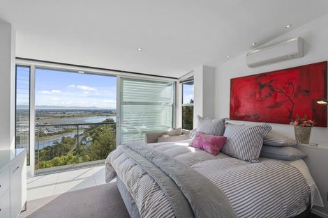 Photo of property in 12a Valley View, Mount Pleasant, Christchurch, 8081