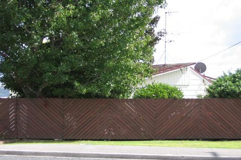 Photo of property in 1/48 Sunset Road, Unsworth Heights, Auckland, 0632