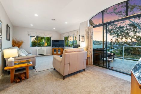 Photo of property in 101a Arran Road, Browns Bay, Auckland, 0630