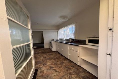 Photo of property in 11 Miles Crescent, Newlands, Wellington, 6037