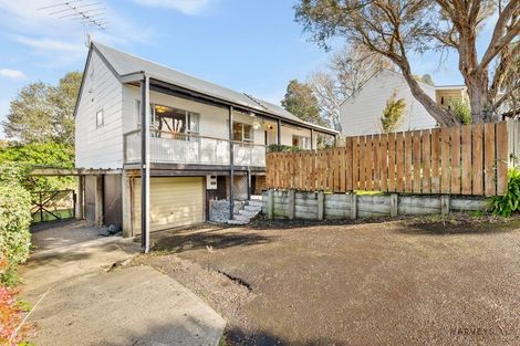 Photo of property in 2/21 Kashmir Road, Glen Eden, Auckland, 0602