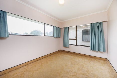 Photo of property in 2 Hillcrest Drive, Kelvin Grove, Palmerston North, 4414