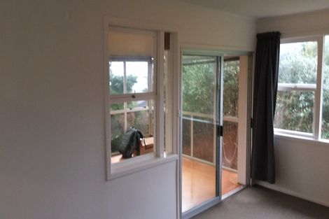Photo of property in 2/17 Scarboro Terrace, Murrays Bay, Auckland, 0630