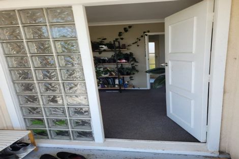 Photo of property in 64a Captain Scott Road, Glen Eden, Auckland, 0602