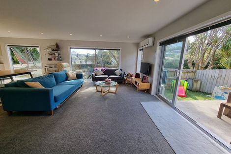 Photo of property in 61u1 Black Rock Road, Newlands, Wellington, 6037