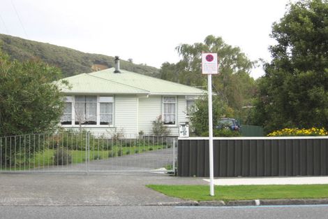 Photo of property in 32 Horoeka Street, Stokes Valley, Lower Hutt, 5019