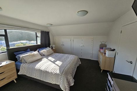 Photo of property in 1 Ridley Green, Churton Park, Wellington, 6037