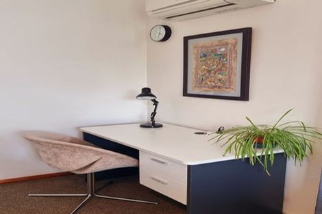 Photo of property in 3 Brown Grove, Fairfield, Lower Hutt, 5011