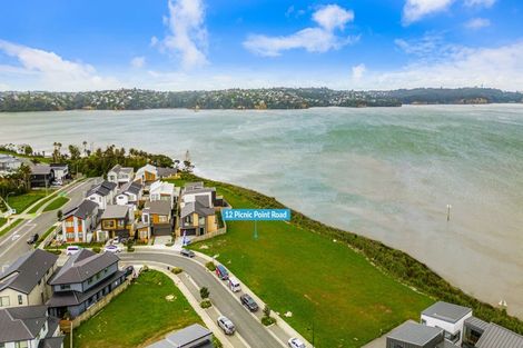 Photo of property in 12 Picnic Point Road, Hobsonville, 0616