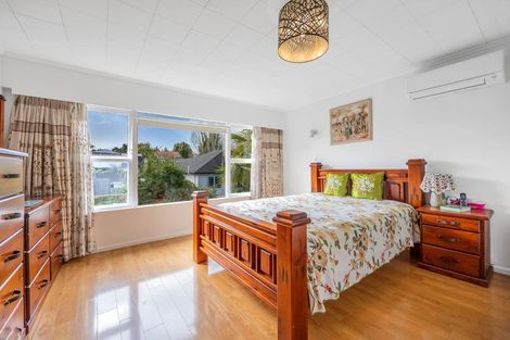 Photo of property in 1/43 Hogans Road, Glenfield, Auckland, 0629