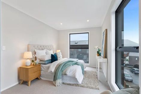 Photo of property in 1/2 Ko Nui Place, Hobsonville, 0616