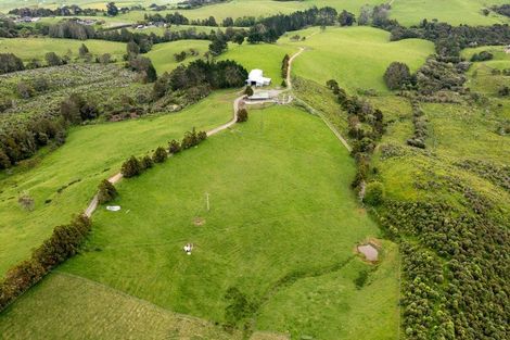 Photo of property in 421 Kiwitahi Road, Helensville, 0875