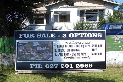 Photo of property in 18 Alberta Road, Glen Avon, New Plymouth, 4312