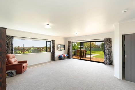Photo of property in 347a Tararua Road, Levin, 5571