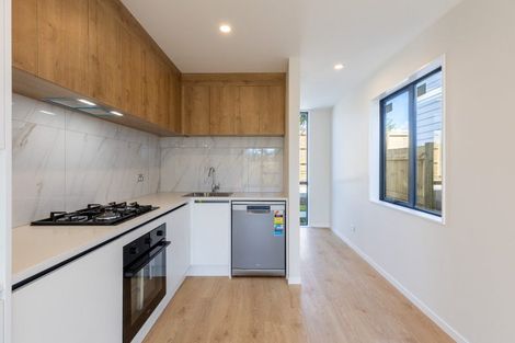 Photo of property in 6d Kaweka Street, New Lynn, Auckland, 0600