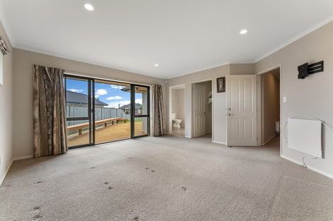 Photo of property in 2 Varsity Heights, Fitzherbert, Palmerston North, 4410
