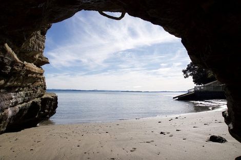 Photo of property in 1291 Whangaparaoa Road, Army Bay, Whangaparaoa, 0930