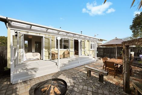 Photo of property in 1 Winter Street, Fairfield, Hamilton, 3214
