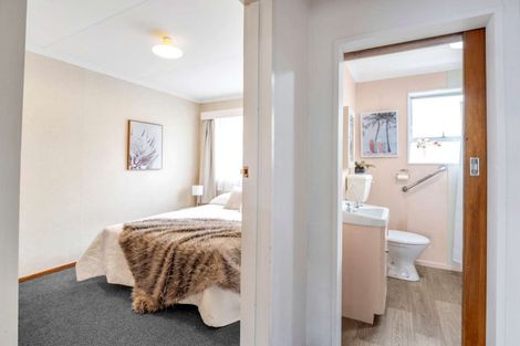 Photo of property in 3 Kiwi Court, Roslyn, Palmerston North, 4414