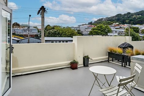 Photo of property in 24u4 Elizabeth Street, Mount Victoria, Wellington, 6011