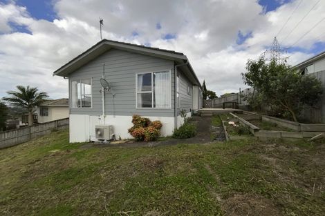 Photo of property in 15 Doone Place, Massey, Auckland, 0614