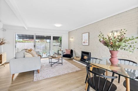 Photo of property in 1/1a Margaret Place, Milford, Auckland, 0620