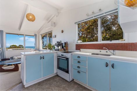 Photo of property in 13 Te Ahuahu Road, Piha, New Lynn, 0772