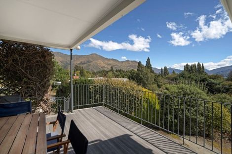 Photo of property in 1 Eely Point Road, Wanaka, 9305
