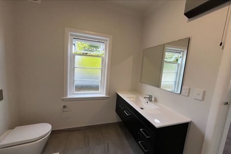 Photo of property in 98/98a Weraroa Road, Levin, 5510