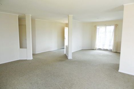 Photo of property in 72 Kingdale Road, Henderson, Auckland, 0610