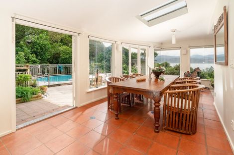 Photo of property in 46 Fortification Road, Karaka Bays, Wellington, 6022