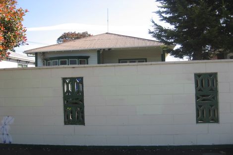 Photo of property in 61 Waltham Road, Sydenham, Christchurch, 8023