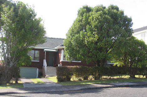 Photo of property in 1 Roseberry Avenue, Birkenhead, Auckland, 0626