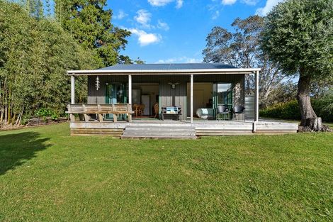 Photo of property in 847 Matapouri Road, Matapouri, Whangarei, 0173