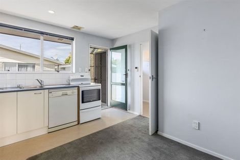 Photo of property in 15 Chipping Lane, Redwood, Christchurch, 8051