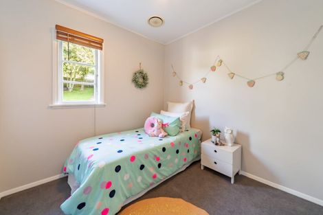 Photo of property in 11 Terawhiti Terrace, Karori, Wellington, 6012
