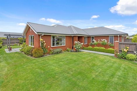 Photo of property in 1 Ross Place, Northwood, Christchurch, 8051