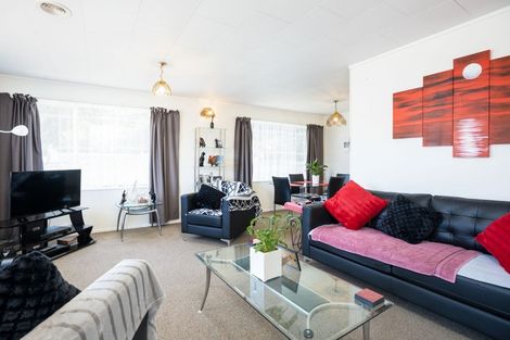 Photo of property in 2 Waterloo Place, Westown, New Plymouth, 4310