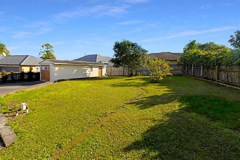 Photo of property in 25 Essex Street, Te Atatu South, Auckland, 0610