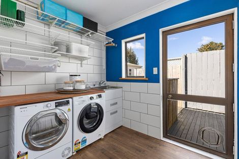 Photo of property in 2/26 Forest Hill Road, Henderson, Auckland, 0612