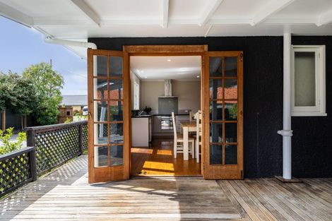 Photo of property in 5 Arataki Road, Havelock North, 4130