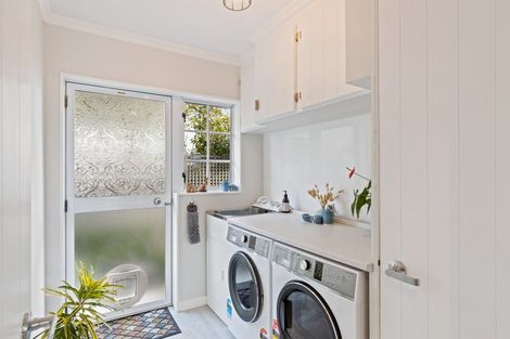 Photo of property in 5 Tamati Place, Merrilands, New Plymouth, 4312