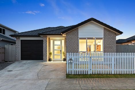 Photo of property in 10 Hemopo Street, Pukekohe, 2120