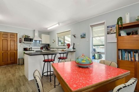Photo of property in 10 Farnworth Avenue, Holdens Bay, Rotorua, 3010
