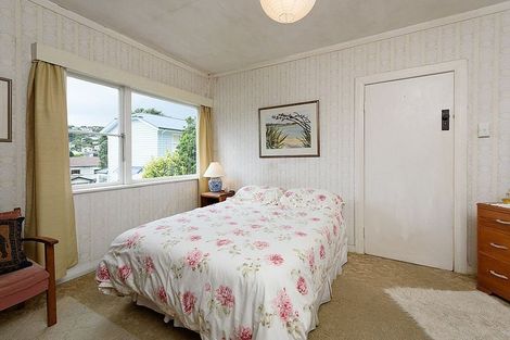 Photo of property in 33 Bentinck Avenue, Strathmore Park, Wellington, 6022